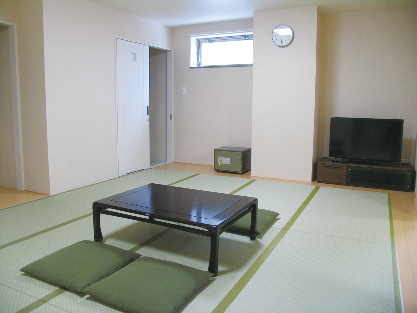 泉屋 メモリアルホール学園前