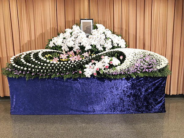 【家族葬向け】公営斎場生花祭壇 70プラン
